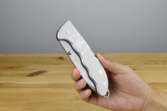 Нож Victorinox Evoke Alox Silver
