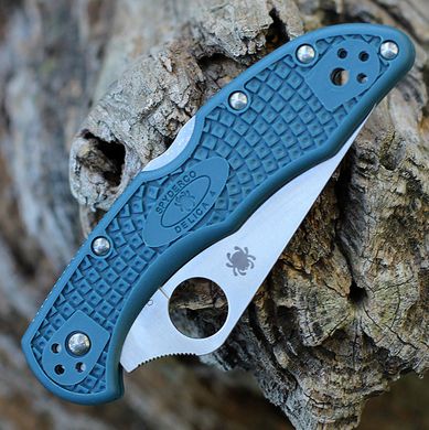 Нож Spyderco Delica4 Lightweight FRN Serrated Blue