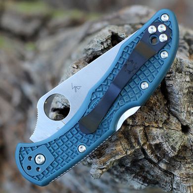 Нож Spyderco Delica4 Lightweight FRN Serrated Blue