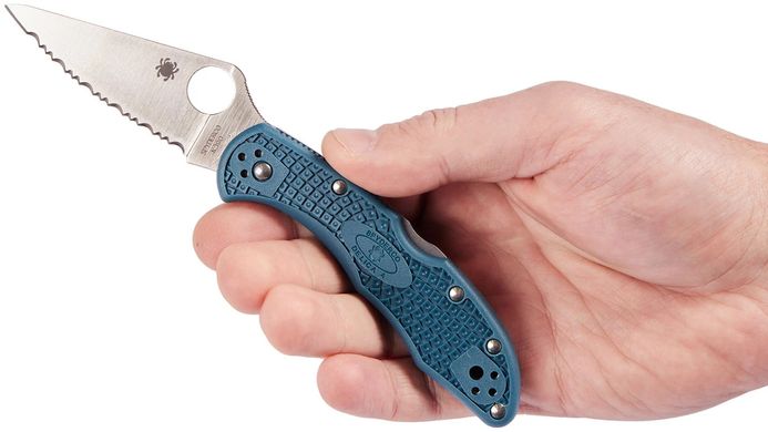 Нож Spyderco Delica4 Lightweight FRN Serrated Blue