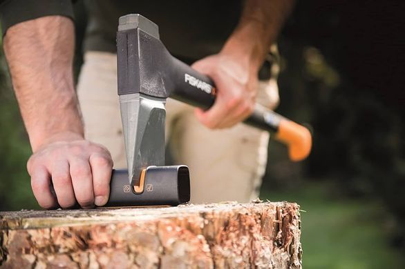 Сокира-колун Fiskars X25 XL 122483 (1015643) + Точило для сокир і ножів Fiskars Solid (1060003)
